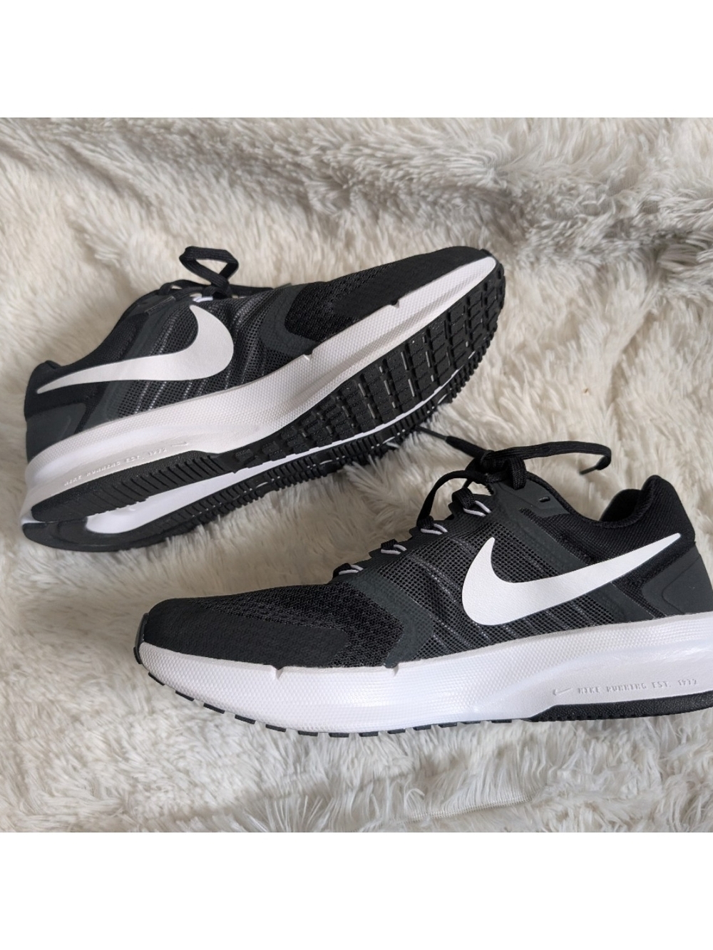 Nike Run Swift 3 Black And White Men's Road Running Shoes Size 10